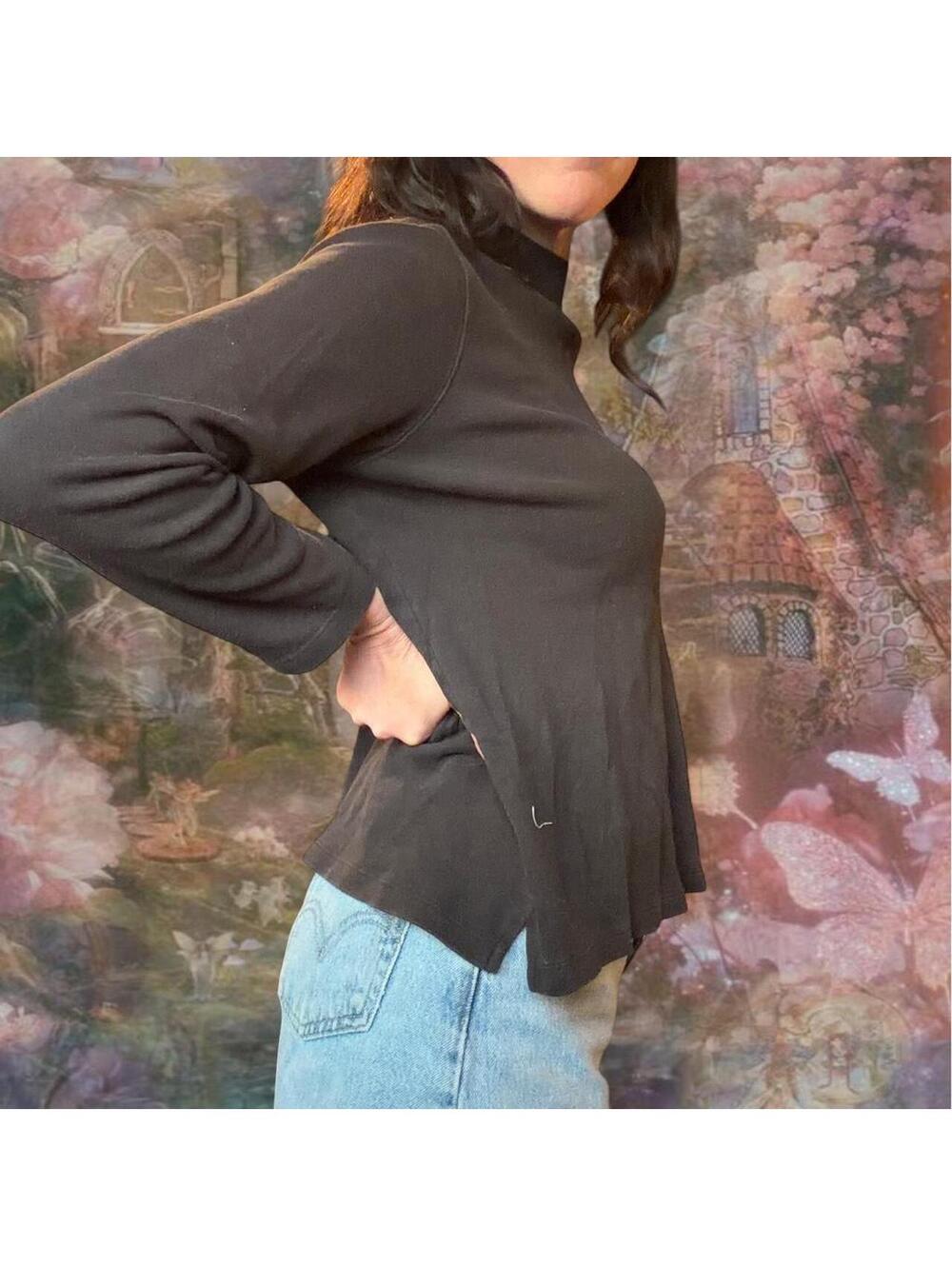 American Vintage Women's Black and Grey Shirt